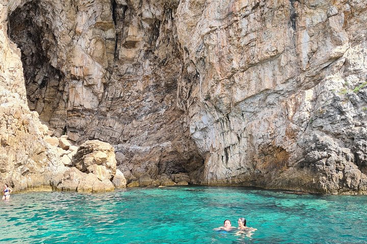 Tour privado en lancha rápida por las Islas Elaphiti desde Dubrovnik, Croacia, con natación y vistas panorámicas, foto 35 | wizardtrip