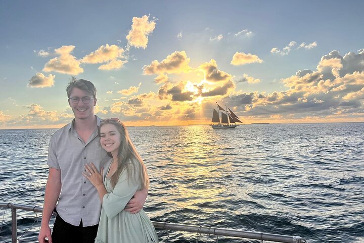 Njut av en naturskön solnedgångsseglats i Key West, komplett med drycker, från en klassisk segelbåt, foto 7 | wizardtrip