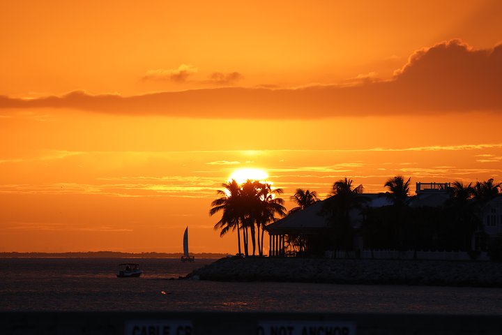 Njut av en naturskön solnedgångsseglats i Key West, komplett med drycker, från en klassisk segelbåt, foto 9 | wizardtrip