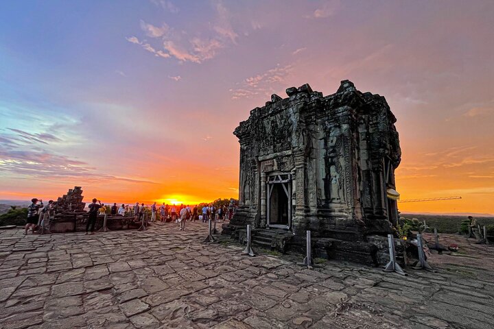 Visite en petit groupe d'Angkor Wat et coucher de soleil avec déjeuner inclus | wizardtrip