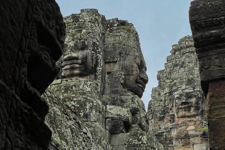 Soloppgang over Angkor Wat-tempelkomplekset i Siem Reap, Kambodsja, med eldgamle ruiner og jungel, foto 6 | wizardtrip