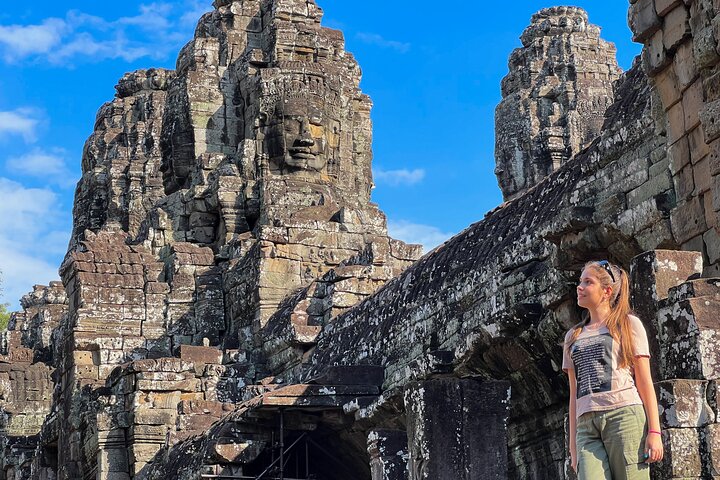 Soloppgang over Angkor Wat-tempelkomplekset i Siem Reap, Kambodsja, med eldgamle ruiner og jungel, foto 7 | wizardtrip