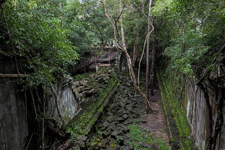 Kulen Mountain with Beng Mealea and Tonle Sap Small Group Tour | wizardtrip