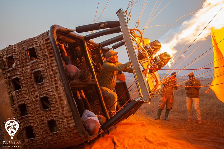 Heißluftballon-Safari über den Serengeti-Nationalpark, Tansania, mit Tierbeobachtung und Buschfrühstück, Foto 12 | wizardtrip