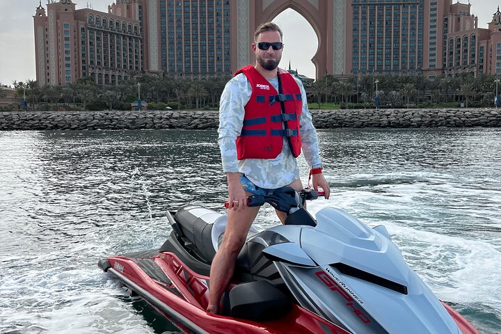 Jet ski tour in Dubai with views of Burj Al Arab and Atlantis, photo 8 | wizardtrip