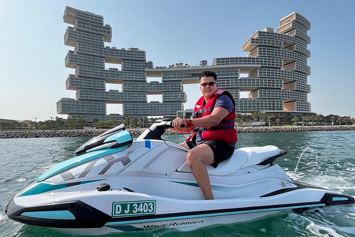 Jet ski tour in Dubai with views of Burj Al Arab and Atlantis, photo 9 | wizardtrip