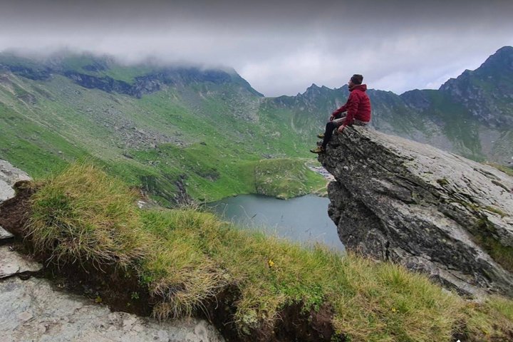 Circuit en minibus en petit groupe sur la pittoresque route Transfăgărășan en Roumanie, avec montagnes, barrages et lacs, photo 7 | wizardtrip
