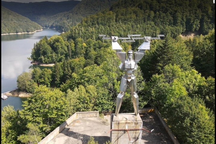 Circuit en minibus en petit groupe sur la pittoresque route Transfăgărășan en Roumanie, avec montagnes, barrages et lacs, photo 8 | wizardtrip