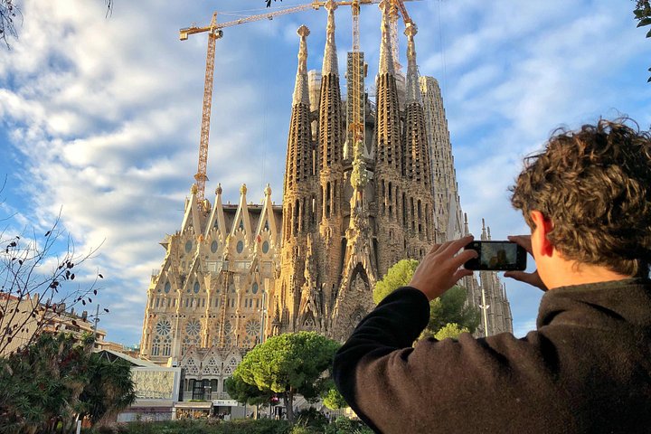 A scenic bike tour through Barcelona's historic streets and along its beautiful coastline, photo 15 | wizardtrip