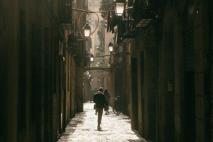 A scenic bike tour through Barcelona's historic streets and along its beautiful coastline, photo 32 | wizardtrip
