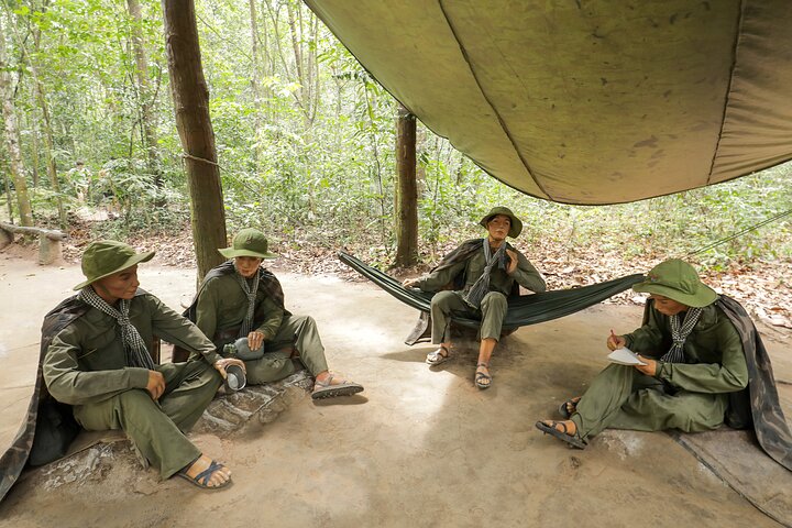 Utforska de historiska Cu Chi-tunnlarna, ett vidsträckt underjordiskt nätverk som användes under Vietnamkriget, nära Ho Chi Minh-staden, foto 24 | wizardtrip