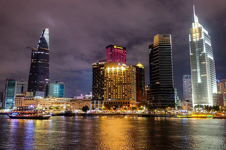 Nyd et naturskønt middagscruise på Saigon-floden i Ho Chi Minh City om natten, foto 14 | wizardtrip