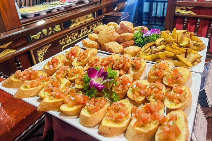 Nyd et naturskønt middagscruise på Saigon-floden i Ho Chi Minh City om natten, foto 19 | wizardtrip