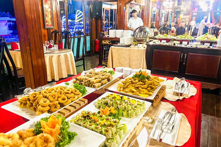 Nyd et naturskønt middagscruise på Saigon-floden i Ho Chi Minh City om natten, foto 21 | wizardtrip