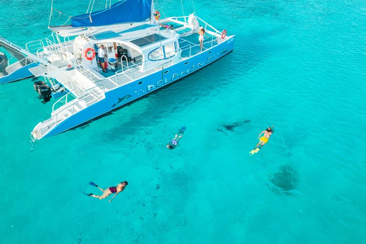 Delfin-Katamaran-Schnorcheltour mit Segeln und offener Bar | wizardtrip