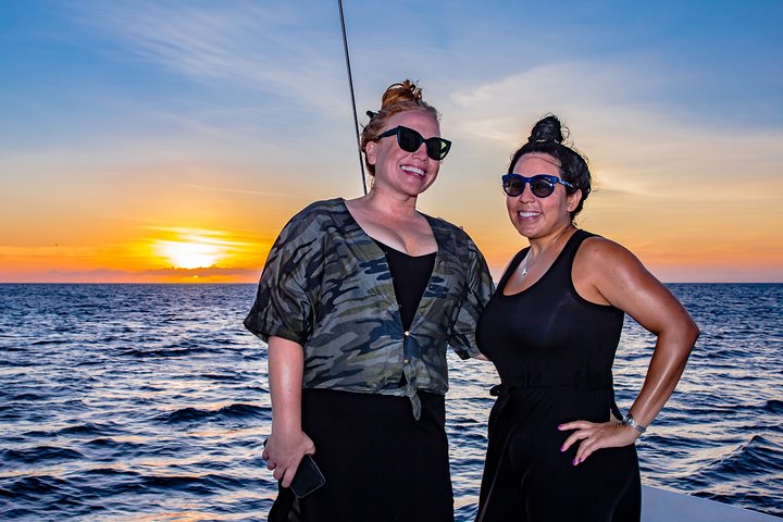 Sunset catamaran cruise in Aruba with swimming and open bar, photo 5 | wizardtrip