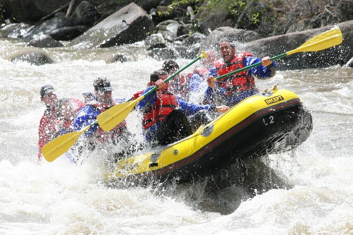 Beleef een spannende halve dag rafting op de Colorado River in Glenwood Springs, met stroomversnellingen en canyonuitzichten, foto 8 | wizardtrip