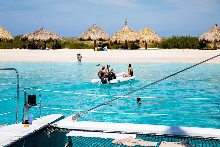 Day trip to Klein Curacao with catamaran cruise, snorkeling, BBQ lunch, and open bar, photo 16 | wizardtrip