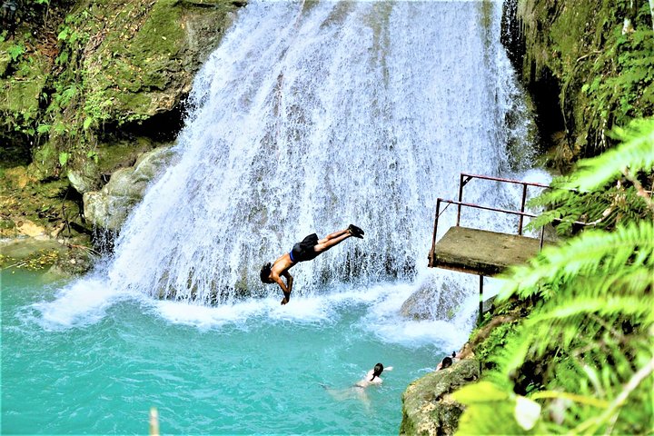 Blue Hole & Dunn's River Falls depuis Montego Bay | wizardtrip