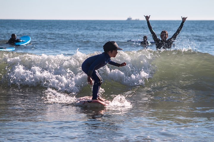 Impara a fare surf a Cascais con istruttori certificati, godendoti le migliori onde, foto 6 | wizardtrip