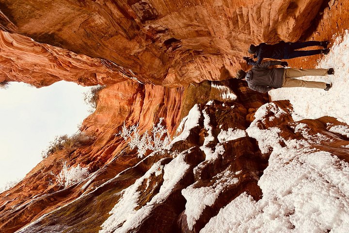 Guidad liten gruppvandring genom den fantastiska Peek-a-Boo Slot Canyon nära Kanab, Utah, foto 14 | wizardtrip
