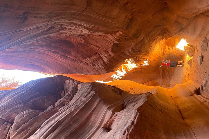 Guidad liten gruppvandring genom den fantastiska Peek-a-Boo Slot Canyon nära Kanab, Utah, foto 16 | wizardtrip