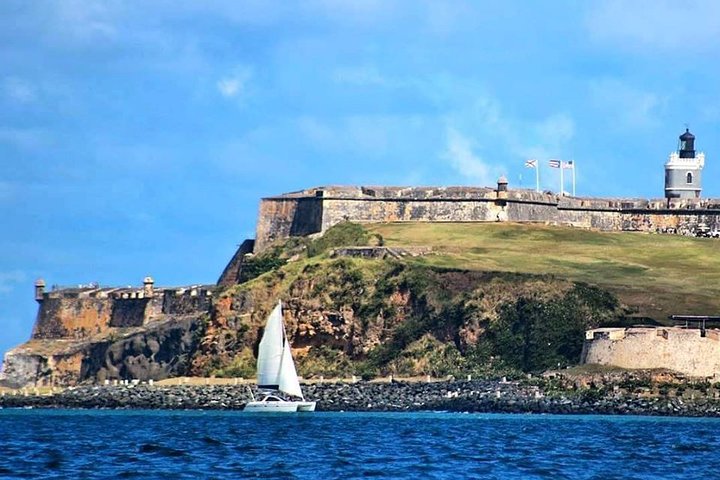 Profitez d'une croisière au coucher du soleil en catamaran dans la baie de San Juan, Porto Rico, avec boissons offertes, photo 8 | wizardtrip
