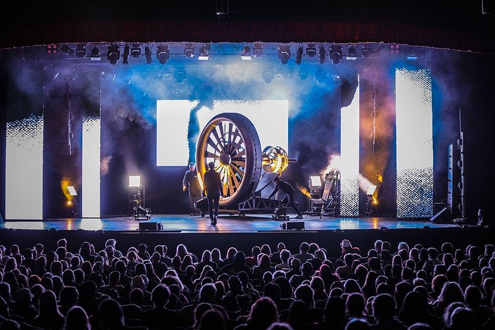Spectacle Reza Edge of Illusion à Branson | wizardtrip