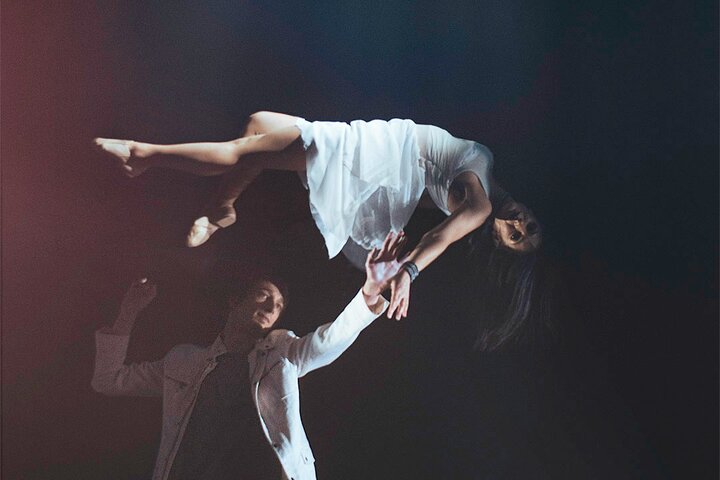 Erleben Sie die Magie von Rezas Edge of Illusion Show in Branson, USA, Foto 7 | wizardtrip