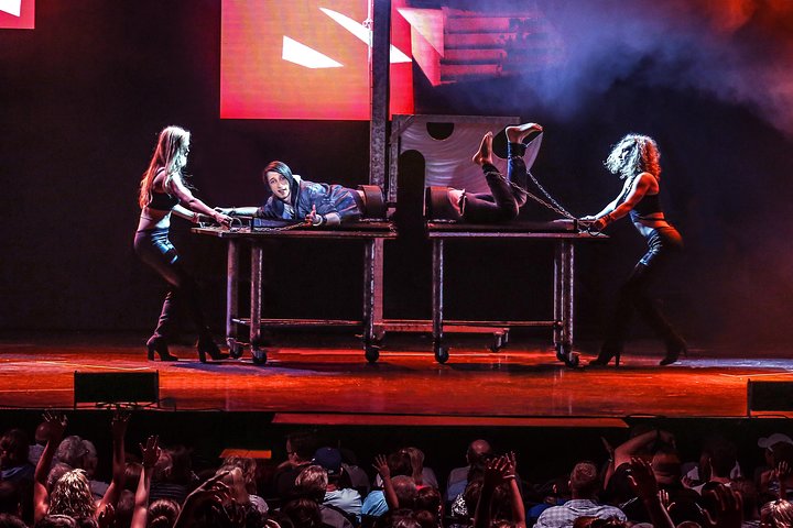 Erleben Sie die Magie von Rezas Edge of Illusion Show in Branson, USA, Foto 11 | wizardtrip