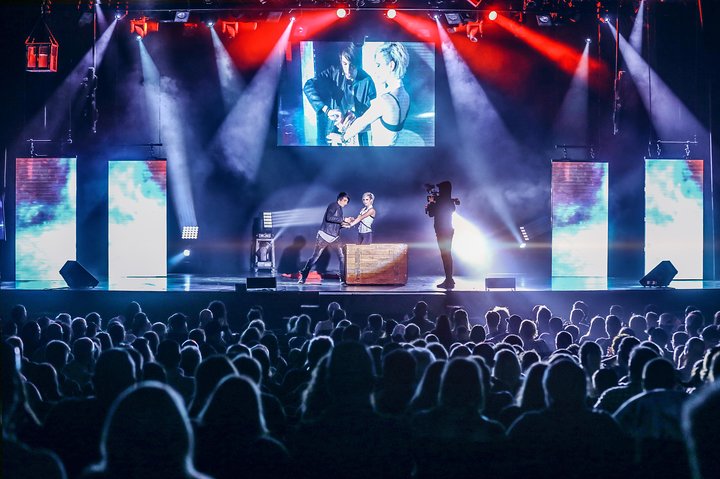 Erleben Sie die Magie von Rezas Edge of Illusion Show in Branson, USA, Foto 14 | wizardtrip