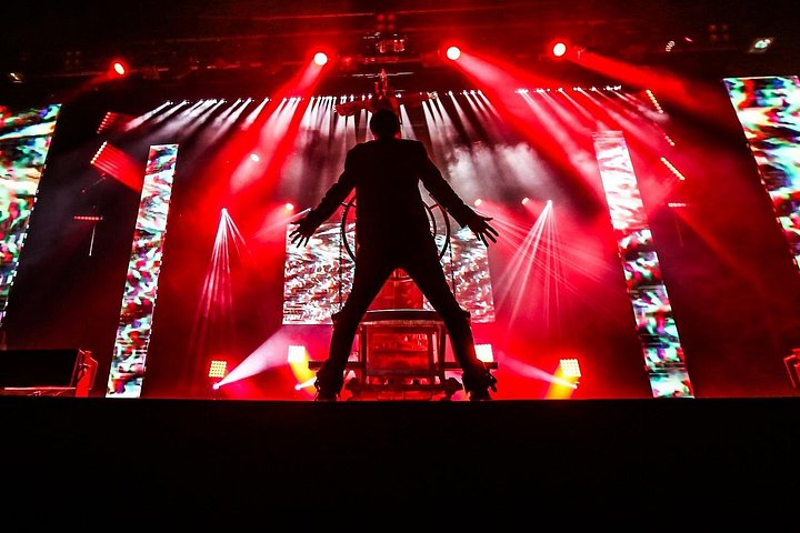 Erleben Sie die Magie von Rezas Edge of Illusion Show in Branson, USA, Foto 17 | wizardtrip