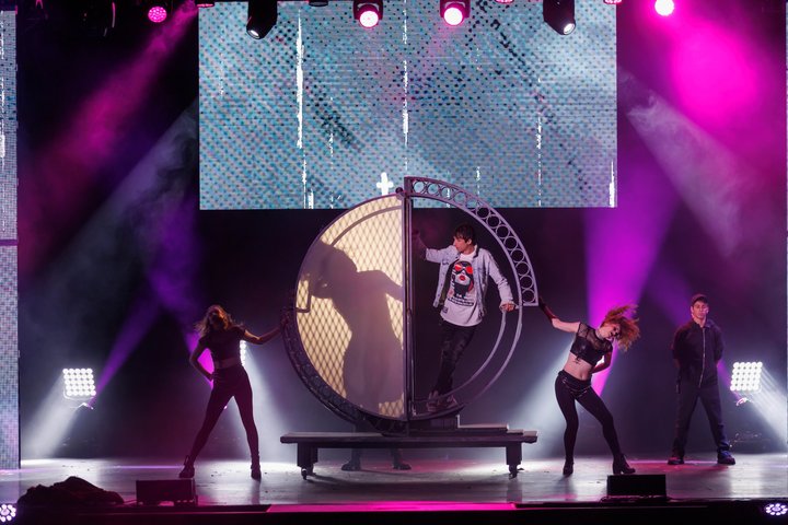 Erleben Sie die Magie von Rezas Edge of Illusion Show in Branson, USA, Foto 27 | wizardtrip