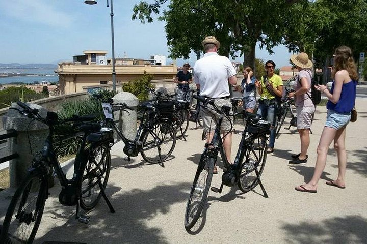 Tour guidé en vélo électrique à travers les rues historiques et les points de vue de Cagliari, Italie, photo 8 | wizardtrip