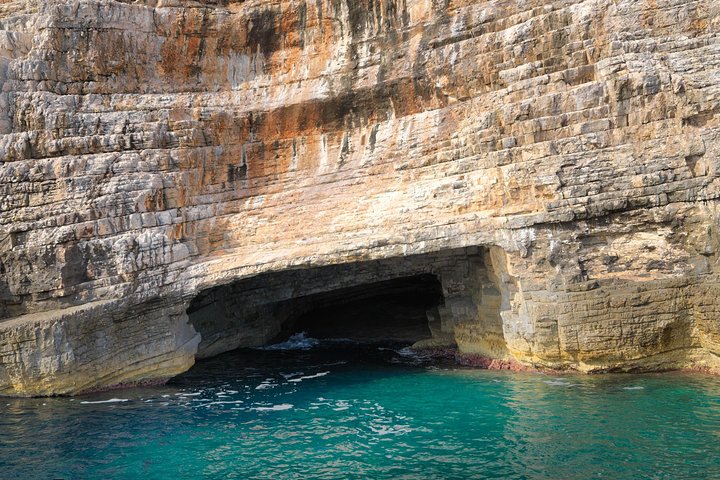 Excursion en hors-bord vers la Grotte Bleue et les îles Pakleni depuis Hvar, Croatie, photo 21 | wizardtrip