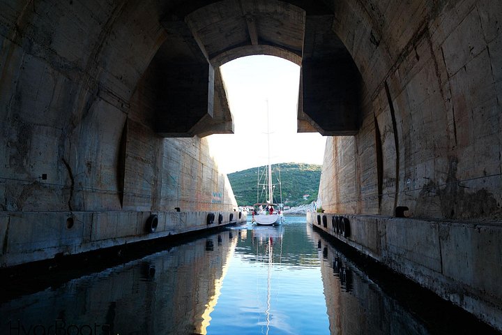 Excursion en hors-bord vers la Grotte Bleue et les îles Pakleni depuis Hvar, Croatie, photo 22 | wizardtrip