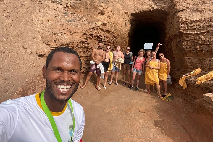 Passeio de meio dia pelas atrações naturais da Ilha do Sal, incluindo Baía dos Tubarões, Olho Azul e Lagoa de Sal, foto 28 | wizardtrip