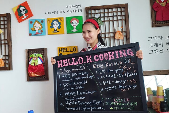 Korean cooking class and market tour in a local Seoul home, featuring traditional dishes and fresh ingredients, photo 8 | wizardtrip