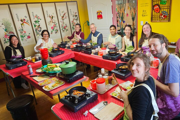 Korean cooking class and market tour in a local Seoul home, featuring traditional dishes and fresh ingredients, photo 11 | wizardtrip