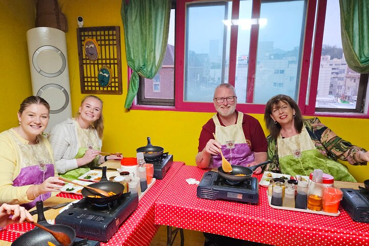 Korean cooking class and market tour in a local Seoul home, featuring traditional dishes and fresh ingredients, photo 12 | wizardtrip