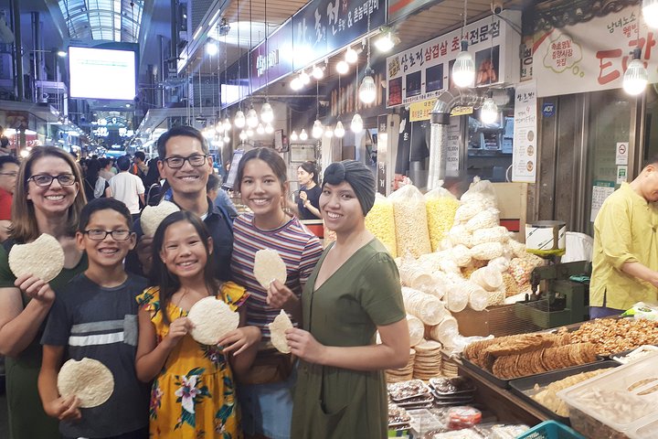 Korean cooking class and market tour in a local Seoul home, featuring traditional dishes and fresh ingredients, photo 17 | wizardtrip