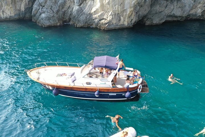 Small Group Boat Tour: Discover the Amalfi Coast from Positano | wizardtrip