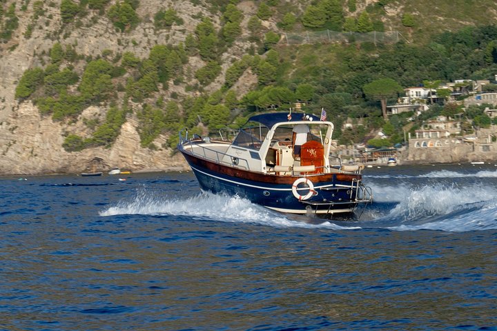 Båttur i liten gruppe langs Amalfikysten fra Positano, Italia, foto 12 | wizardtrip
