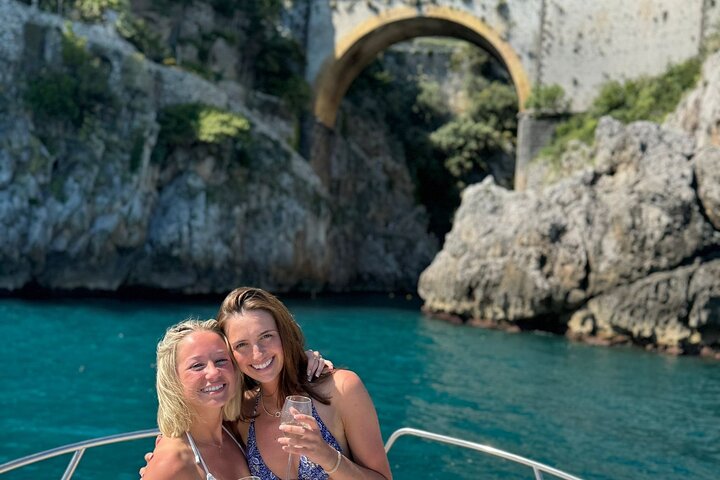 Båttur i liten gruppe langs Amalfikysten fra Positano, Italia, foto 18 | wizardtrip