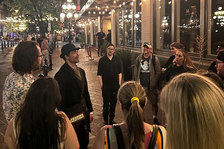 Un drammatico tour storico a piedi attraverso Gastown di Vancouver, con un attore dal vivo, foto 13 | wizardtrip