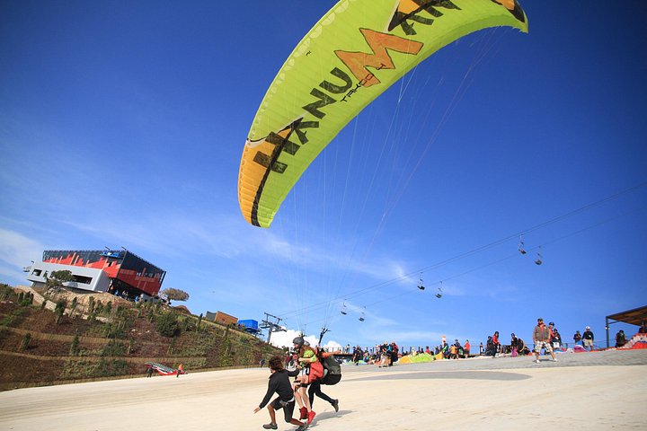 Voo duplo de parapente sobre a deslumbrante lagoa azul de Ölüdeniz, na Turquia, foto 8 | wizardtrip