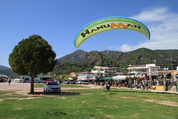 Voo duplo de parapente sobre a deslumbrante lagoa azul de Ölüdeniz, na Turquia, foto 9 | wizardtrip