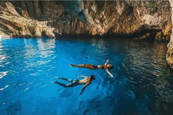 Speedbåttur som utforsker sjøgrotter og den Blå grotte nær Dubrovnik, Kroatia, foto 6 | wizardtrip