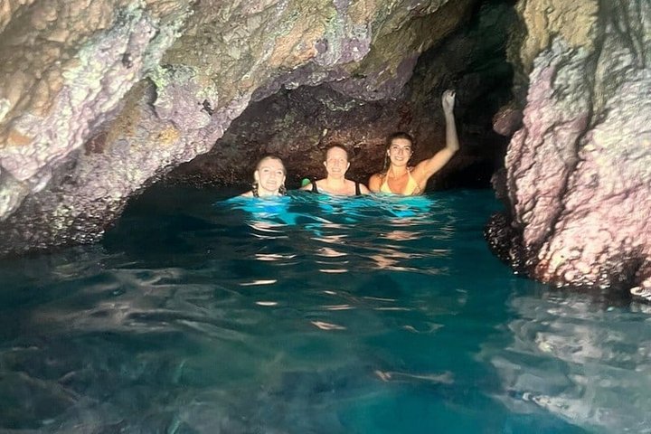 Speedbåttur som utforsker sjøgrotter og den Blå grotte nær Dubrovnik, Kroatia, foto 8 | wizardtrip