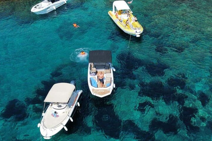 Speedbåttur som utforsker sjøgrotter og den Blå grotte nær Dubrovnik, Kroatia, foto 11 | wizardtrip